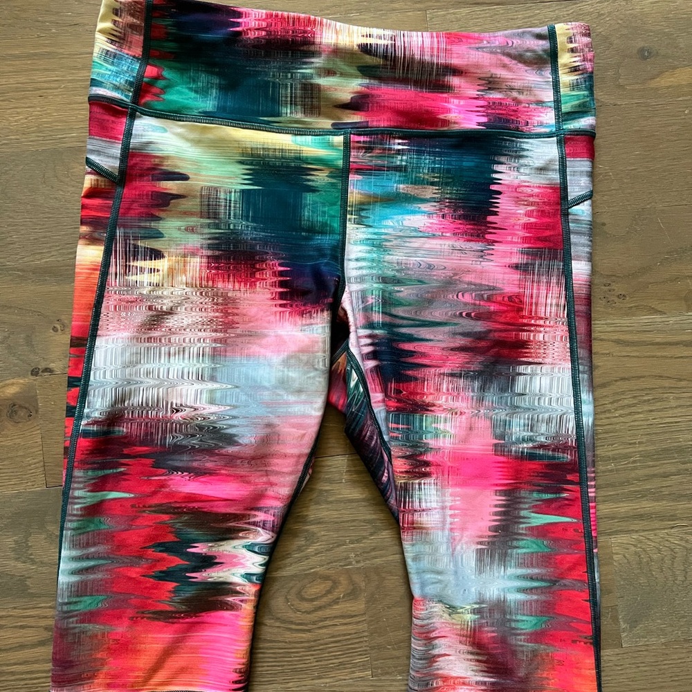 Gap Activewear Pink spandex print high-waisted capri leggings size XL